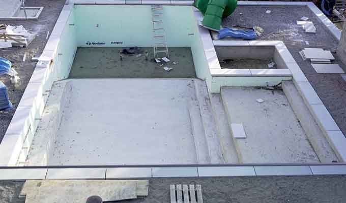 Experience the Advantages of Insulated Concrete Pools in the Toronto Area with Royal Decks